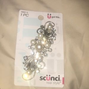 Never worn hair clip